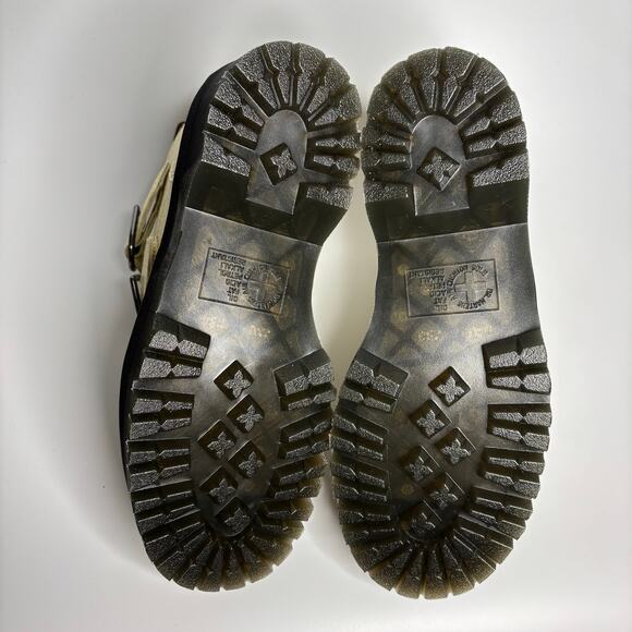 Dr. Martens Devon Heart Leather Platform Boots in Toile Cream Milled Nappa - Picture 8 of 9